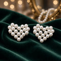 أقراط قلب اللؤلؤ - by Zahraa Fine Jewellery